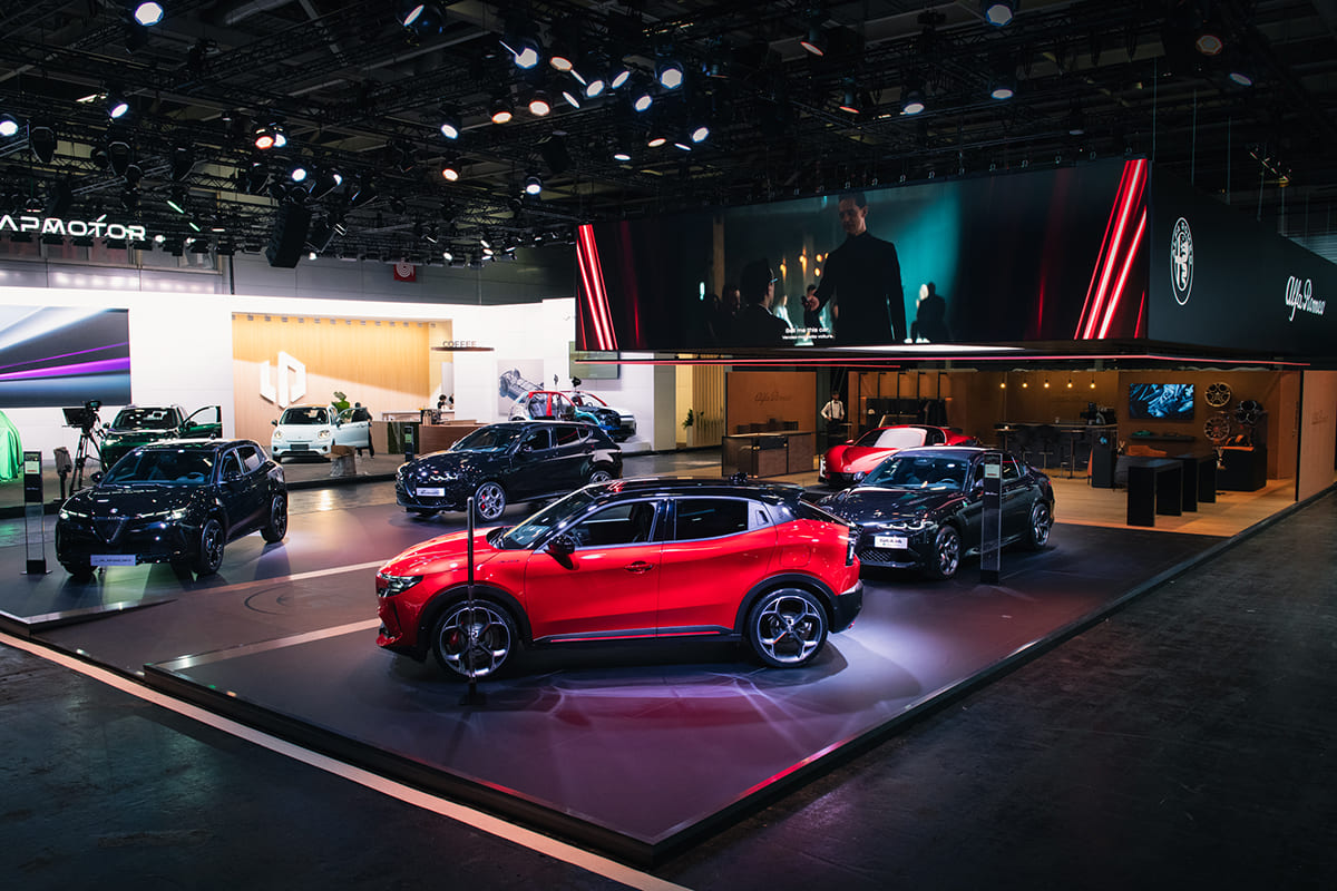 alcantara_salone_auto_parigi_2024_alfa_romeo_stand